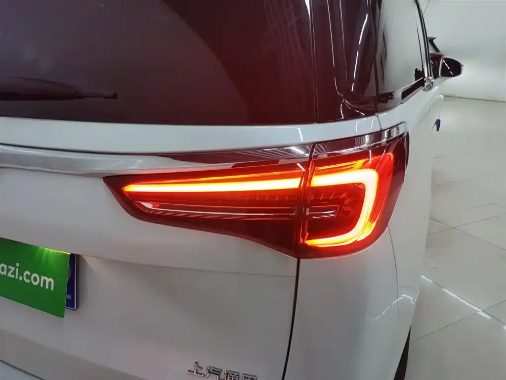 Buick GL8 2023 из CN, фото 2