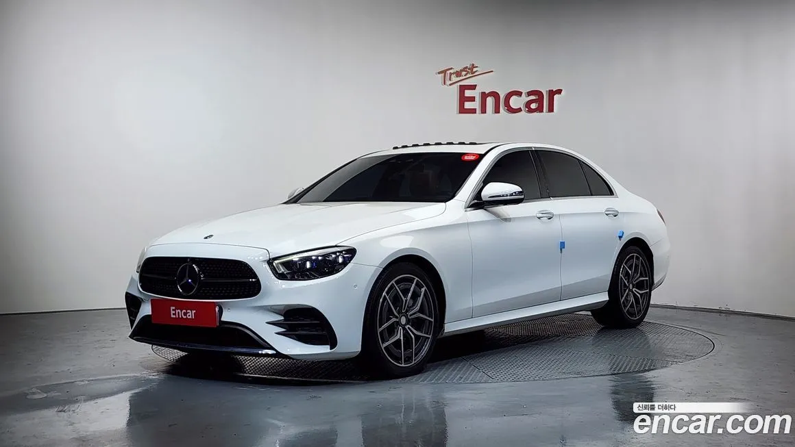 Mercedes-Benz E-Class — фото 1