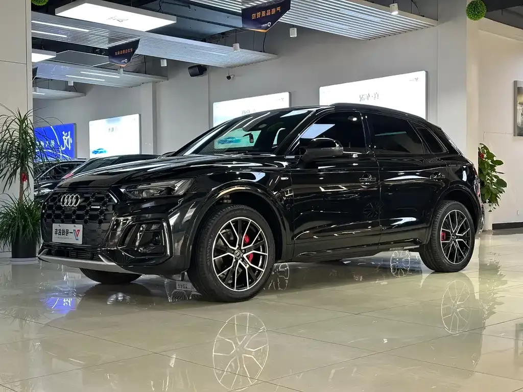 Audi Q5L 2023 из CN, фото 1