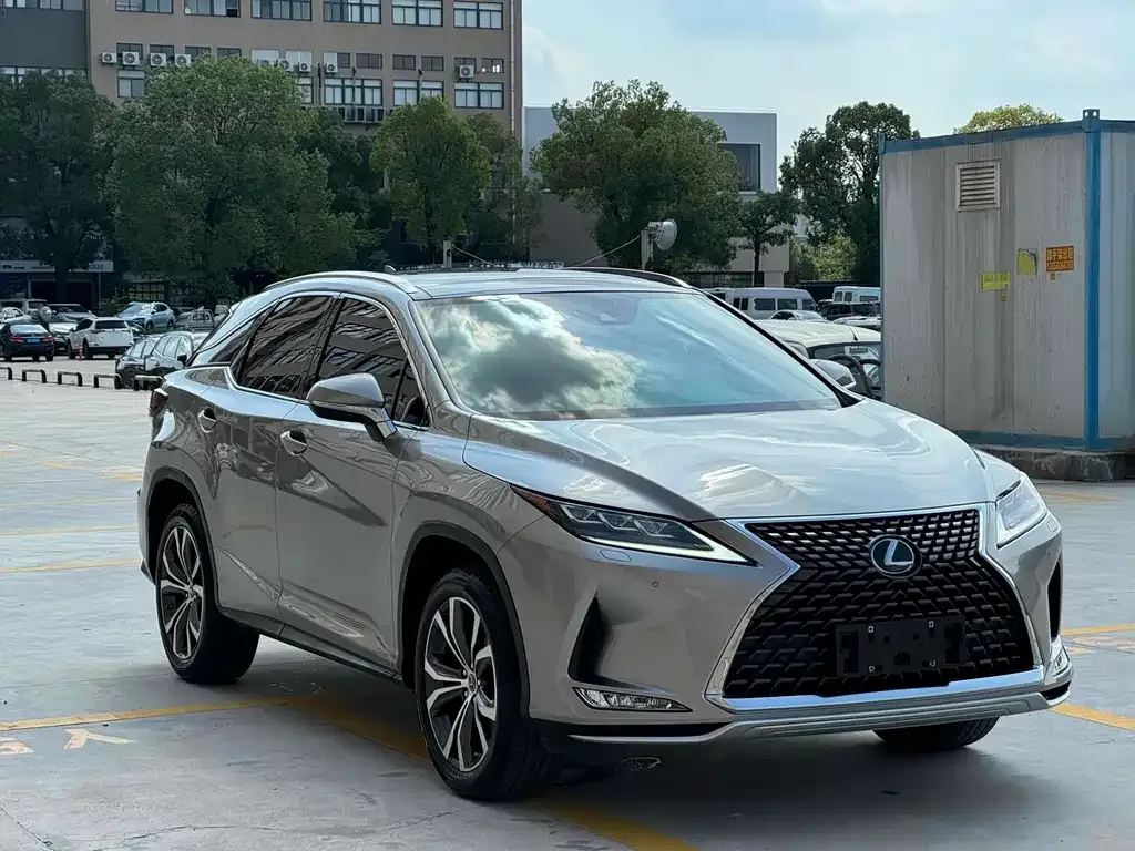 Lexus RX — фото 1