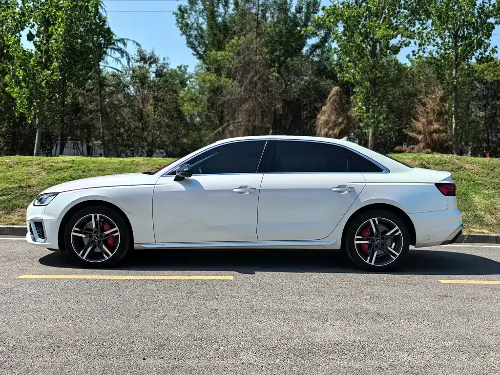 Audi A4L — фото 10