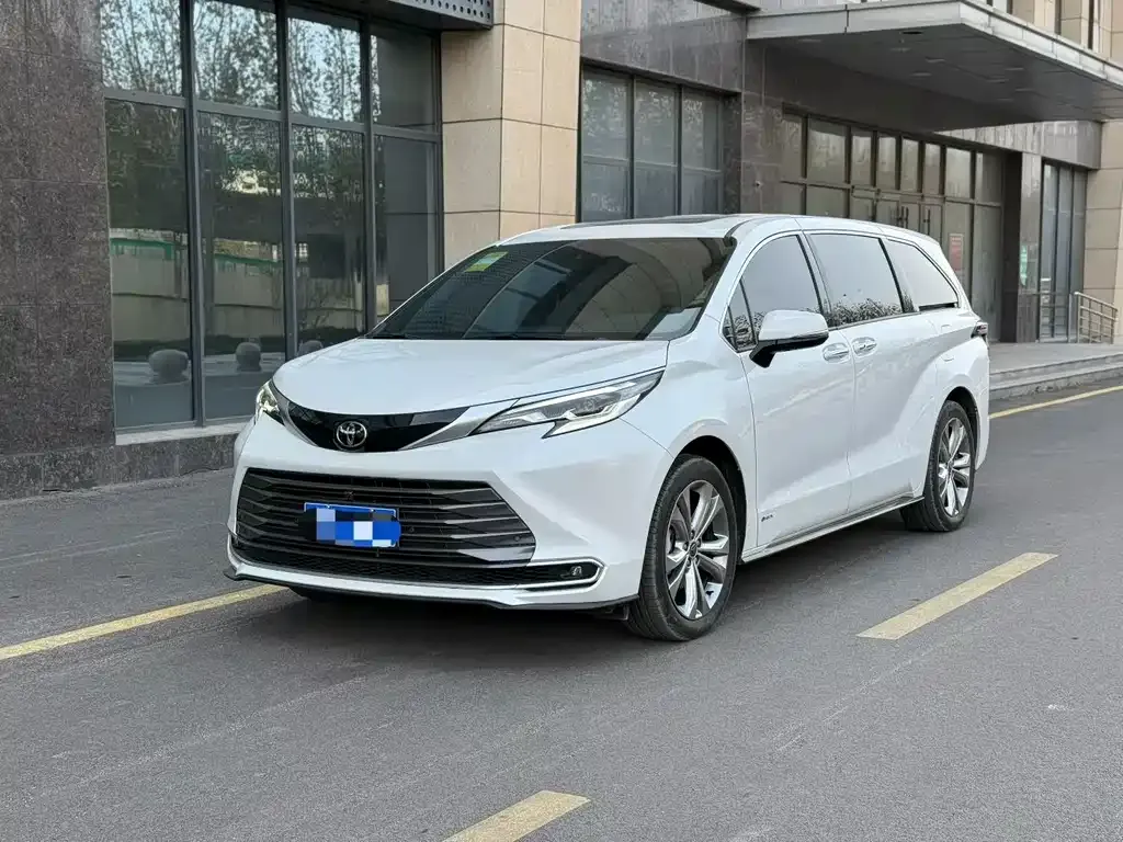 Toyota Sienna 2025 из CN, фото 1