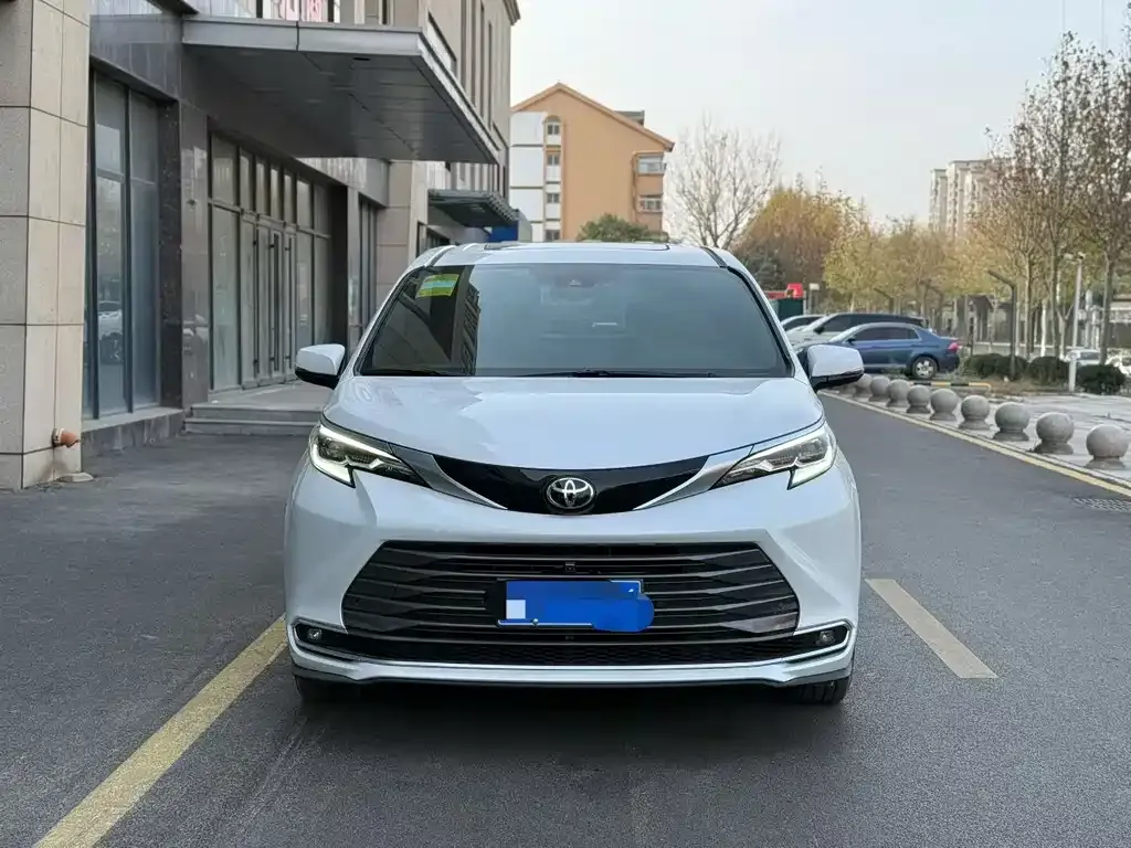 Toyota Sienna 2025 из CN, фото 9