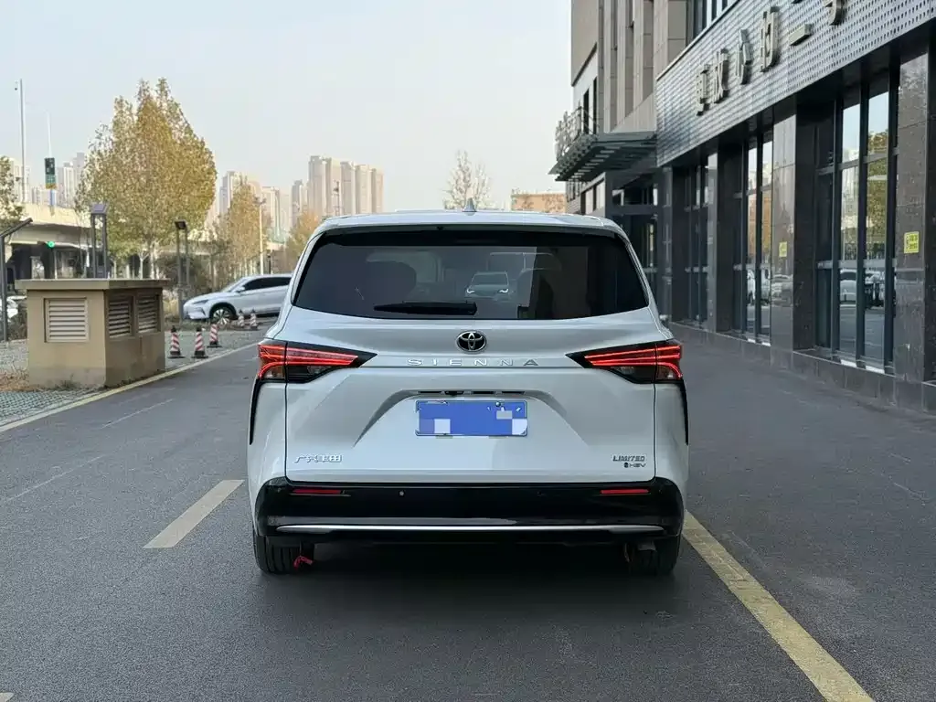 Toyota Sienna 2025 из CN, фото 8