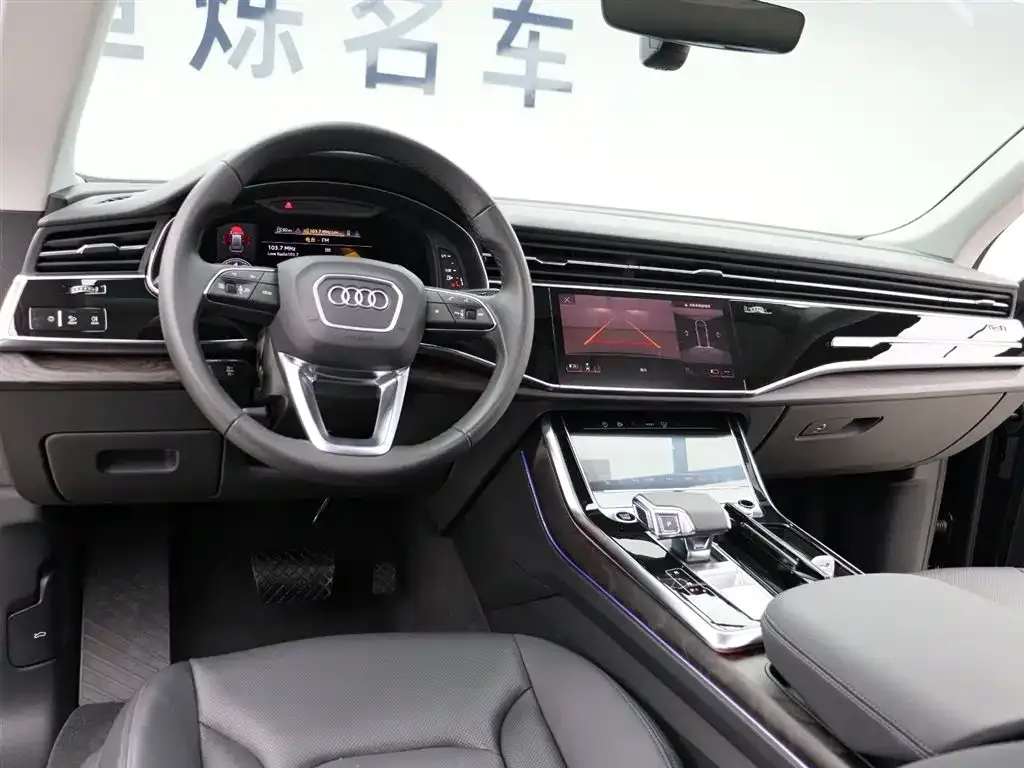 Audi Q8 — фото 10