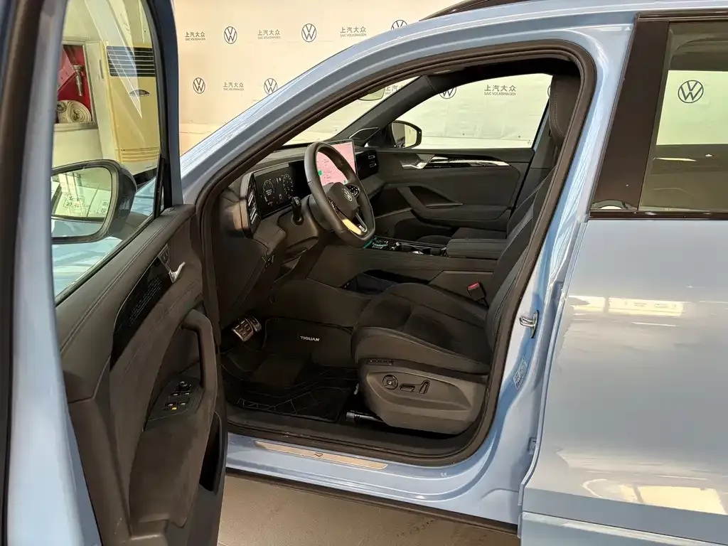 Volkswagen Tiguan L 2024 из CN, фото 6