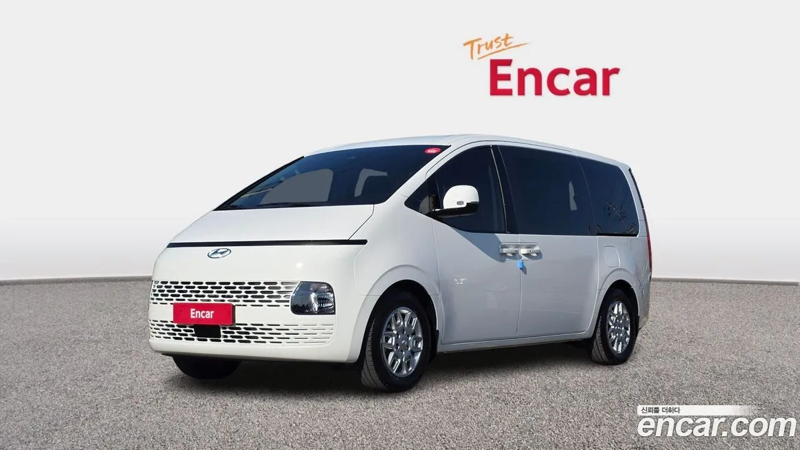 Hyundai Staria — фото 1