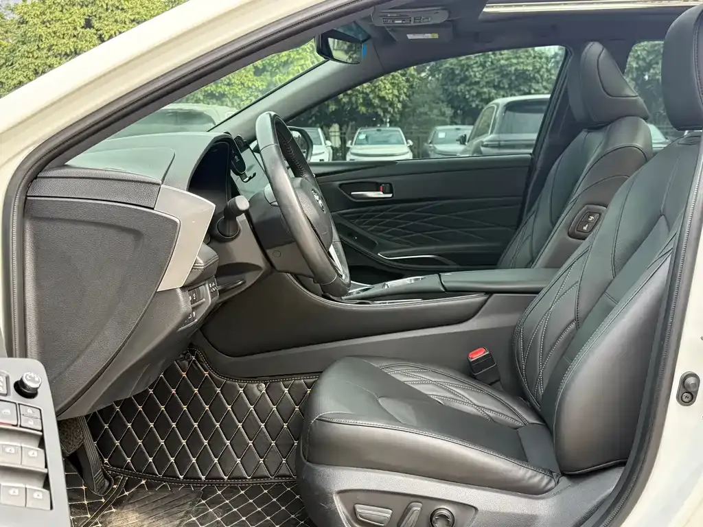 Toyota Avalon 2024 из CN, фото 9