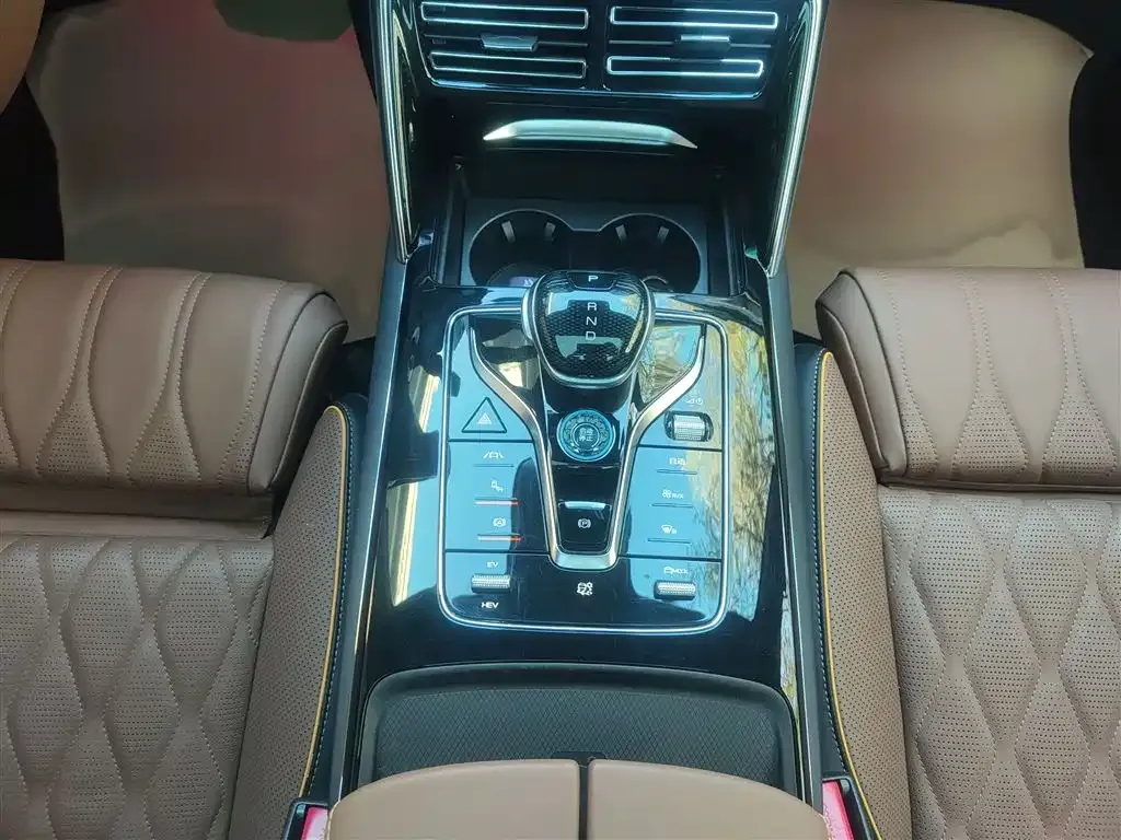 BYD Tang New Energy 2023 из CN, фото 7