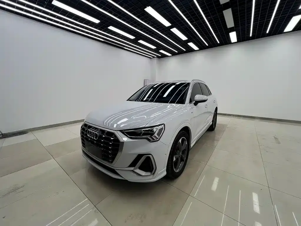 Audi Q3 2023 из CN, фото 1