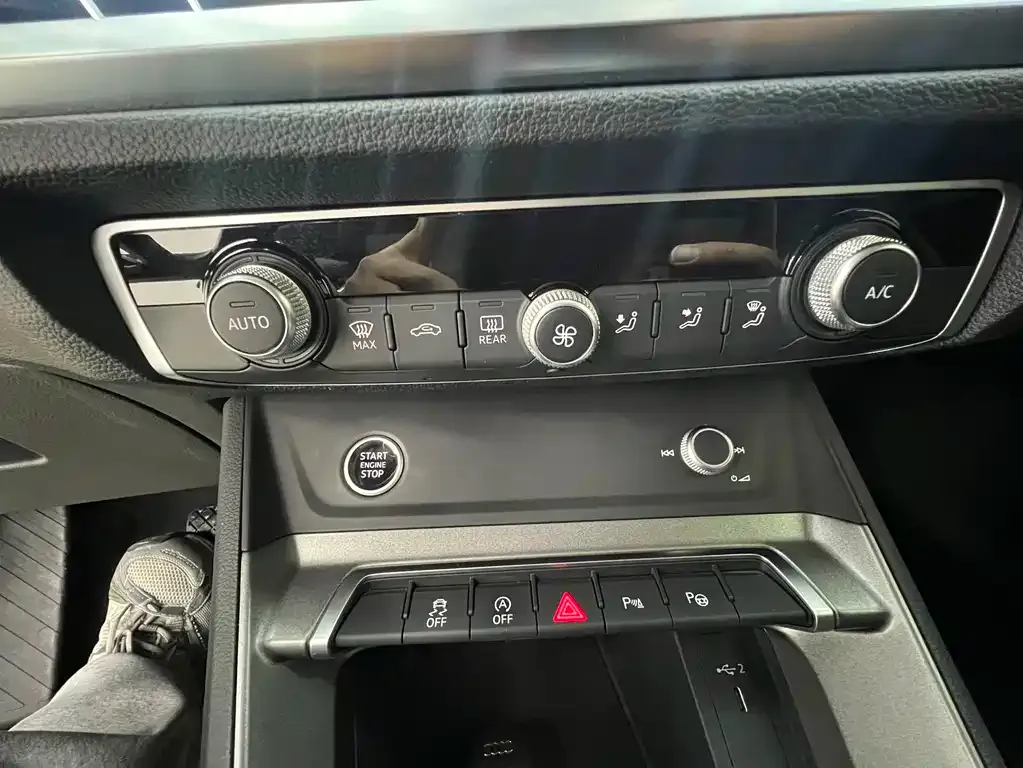 Audi Q3 2023 из CN, фото 4