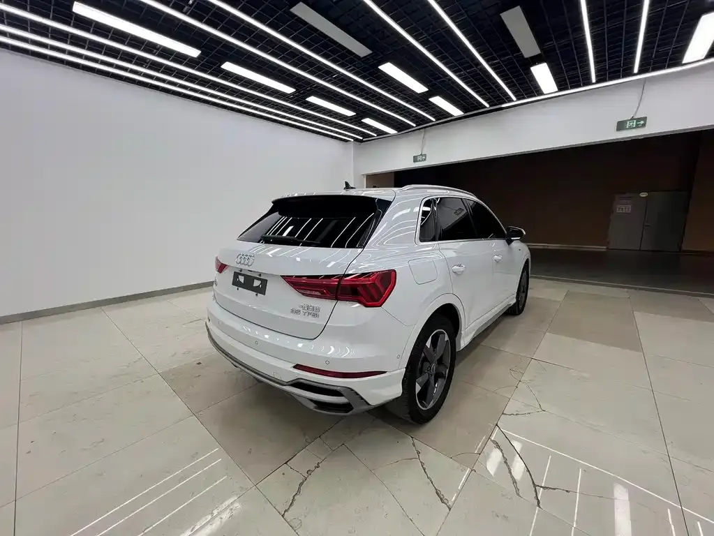 Audi Q3 2023 из CN, фото 9