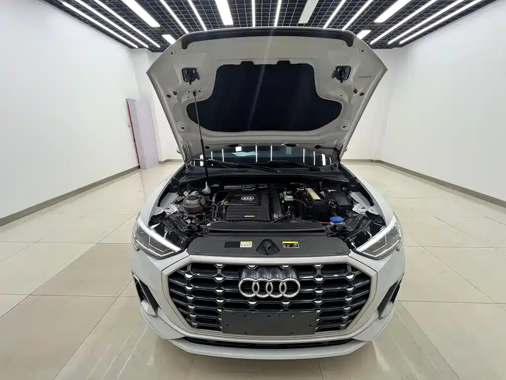 Audi Q3 2023 из CN, фото 3