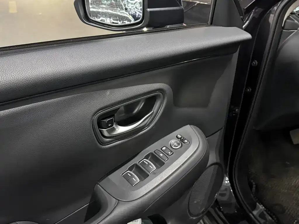 Honda ZR-V 2023 из CN, фото 10