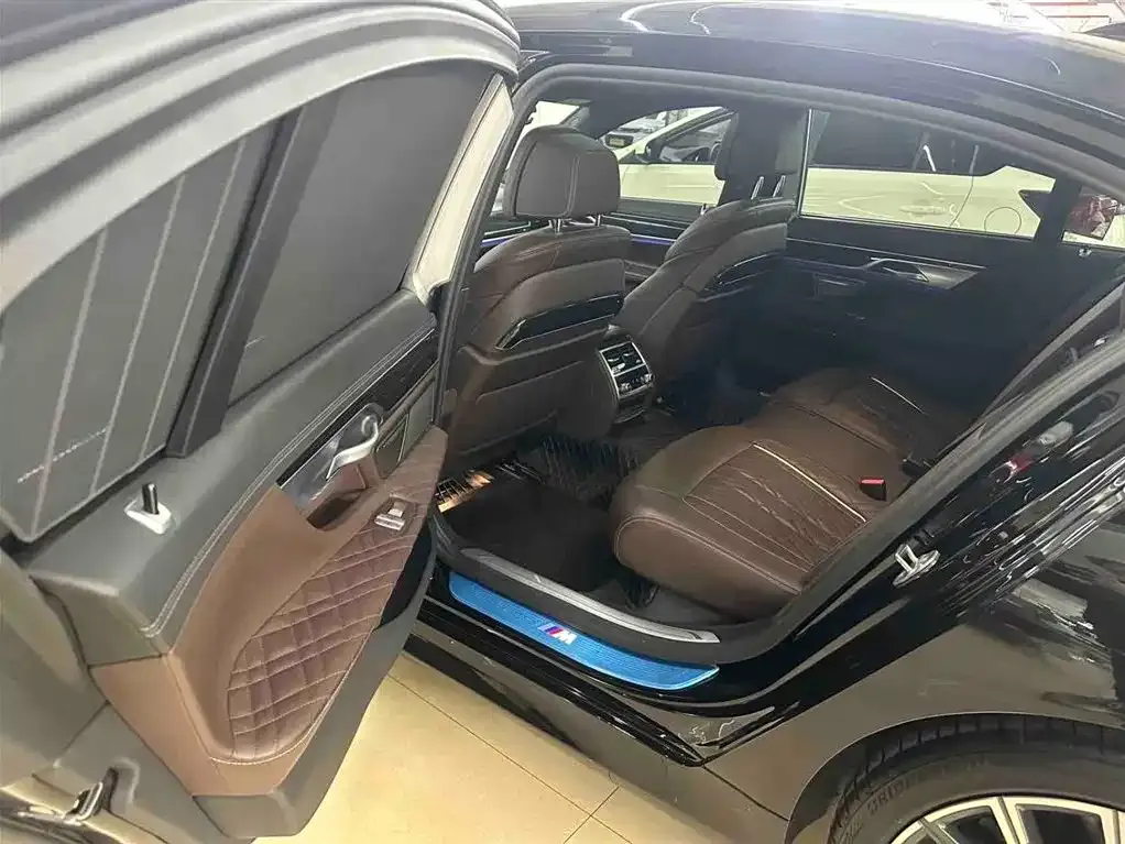 BMW 7 Series 2022 из CN, фото 4