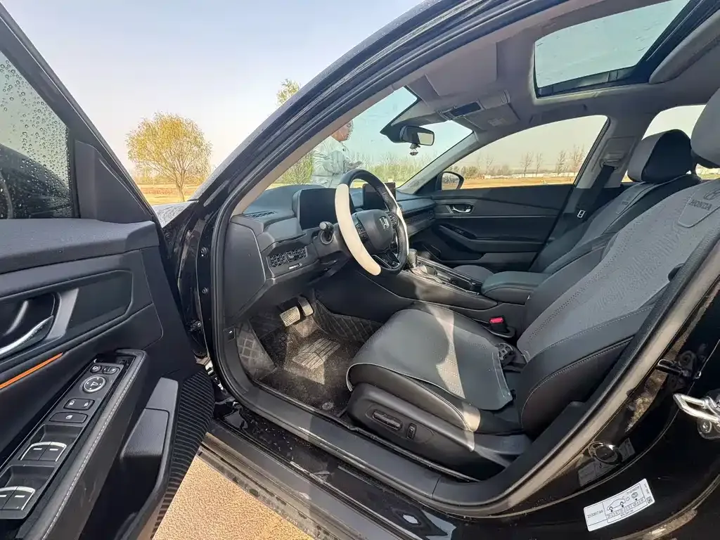 Honda Accord — фото 9