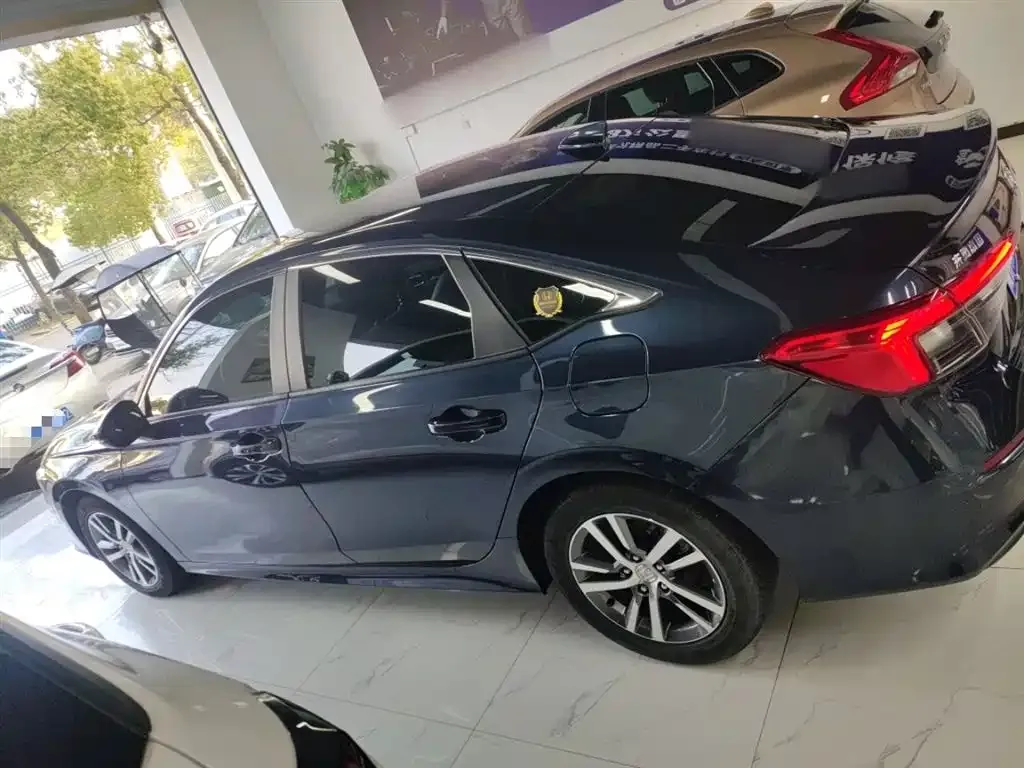 Honda Civic — фото 8