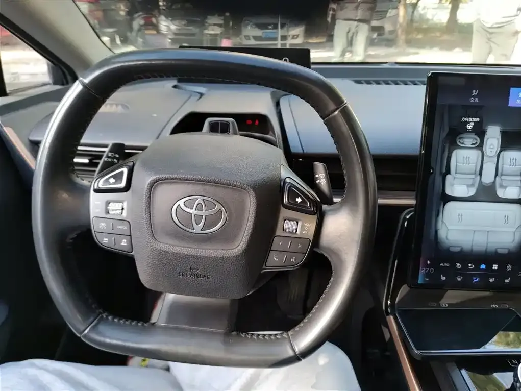 Toyota bZ3 2023 из CN, фото 6