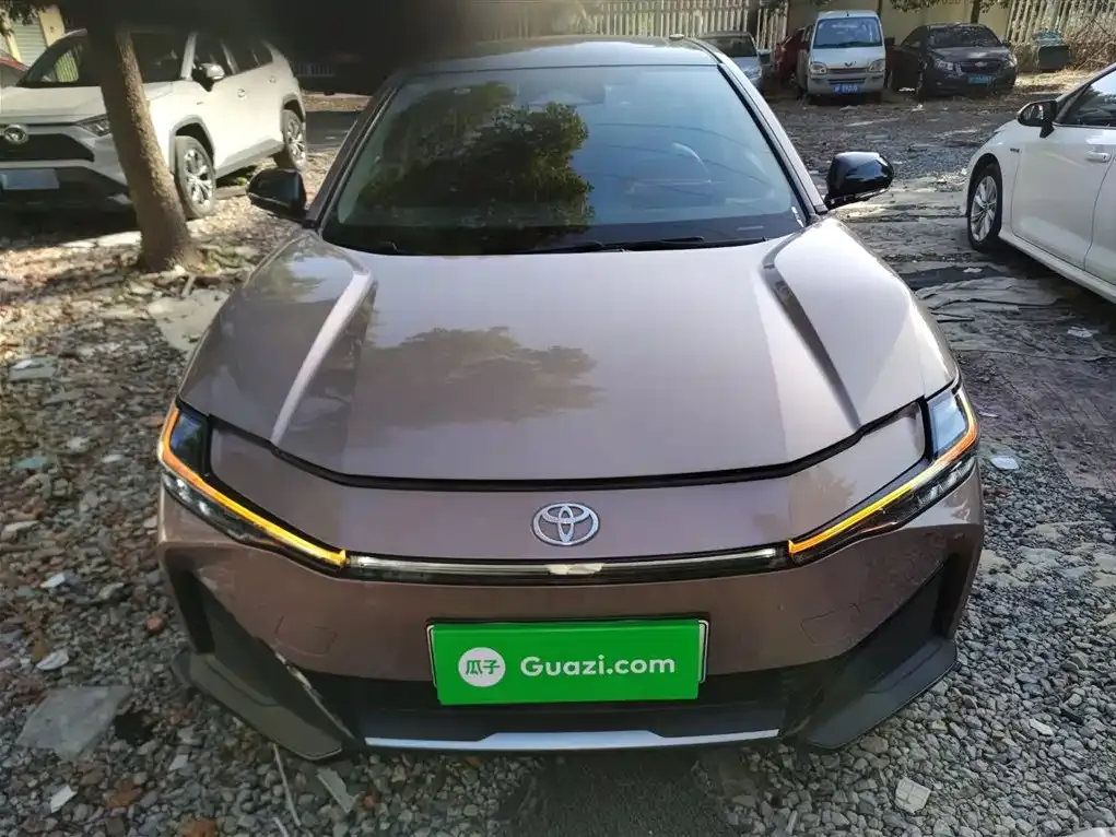 Toyota bZ3 2023 из CN, фото 4