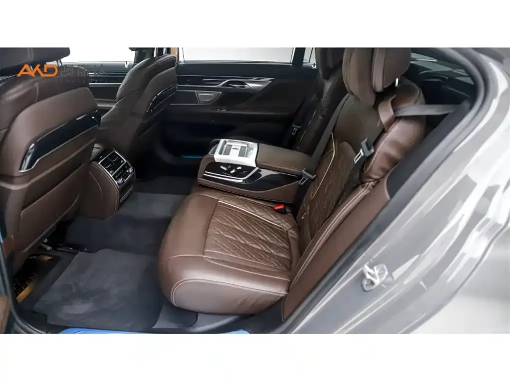 BMW 7 Series 2021 из CN, фото 9