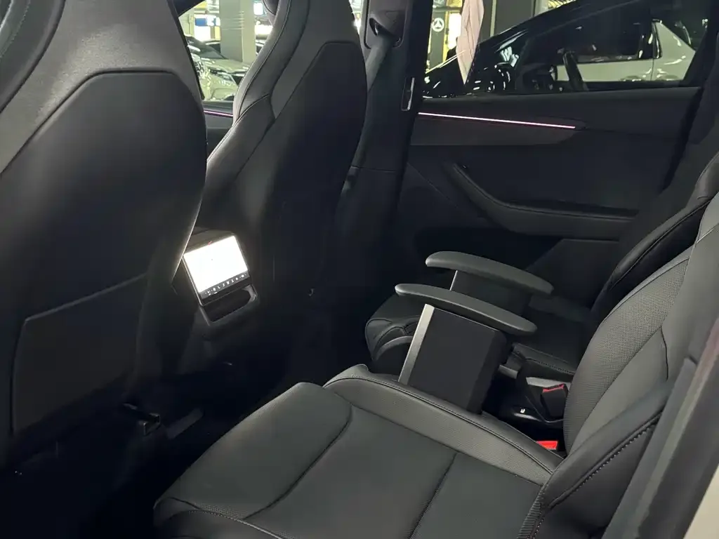 Tesla Model Y L 2025 из CN, фото 10