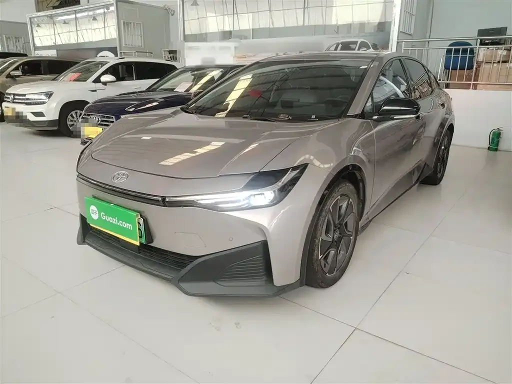 Toyota bZ3 2024 из CN, фото 1