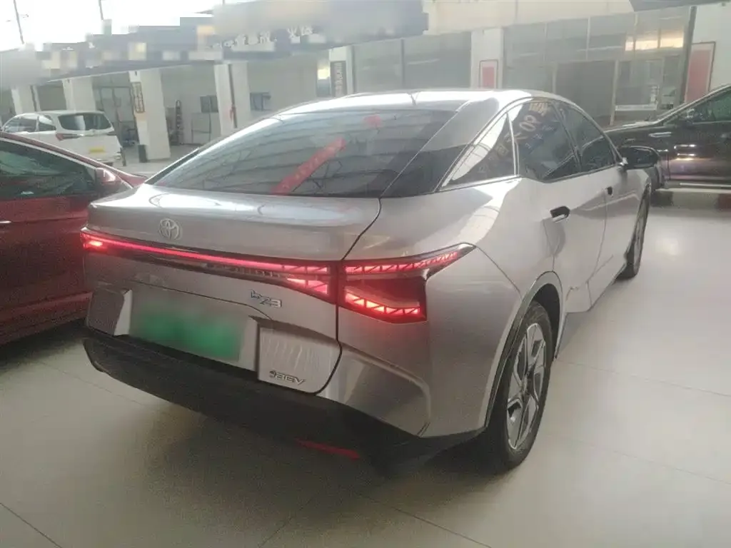 Toyota bZ3 2024 из CN, фото 7