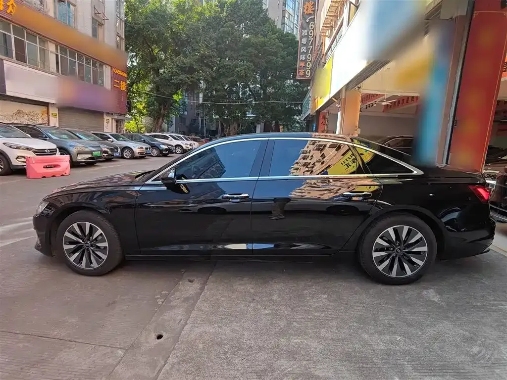 Audi A6L 2023 из CN, фото 9