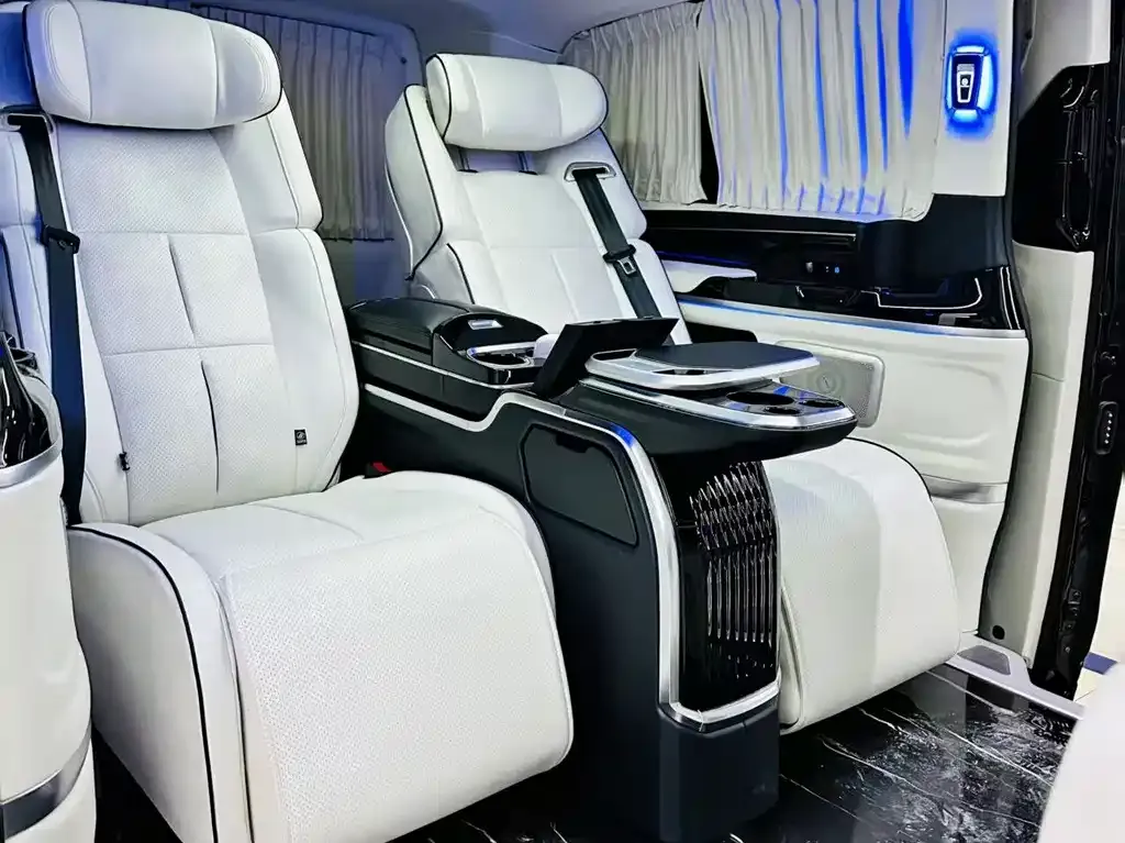 Mercedes-Benz Vito 2023 из CN, фото 7