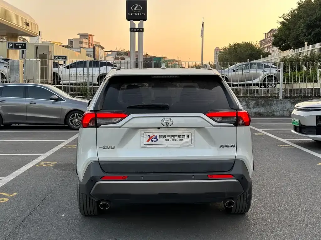 Toyota RAV4 2021 из CN, фото 10