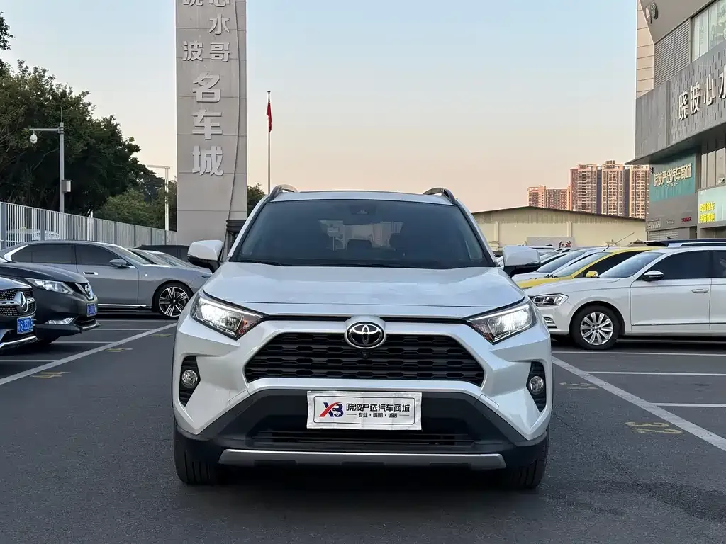 Toyota RAV4 2021 из CN, фото 5