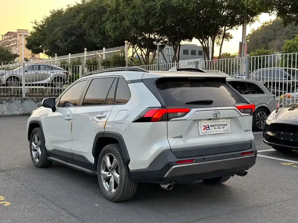 Toyota RAV4 2021 из CN, фото 9
