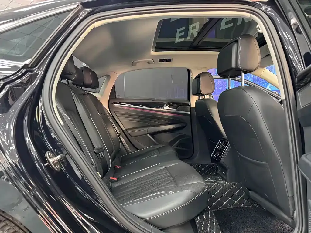Volkswagen Passat — фото 7