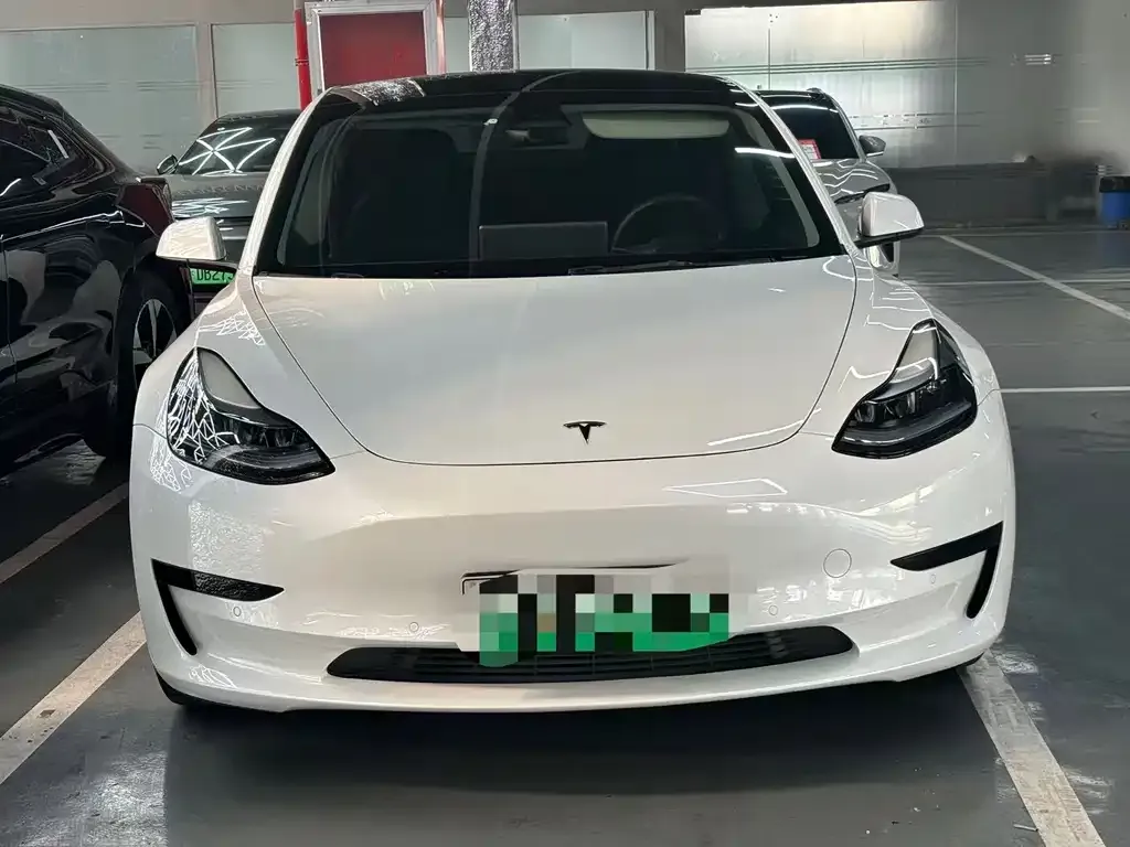 Tesla Model 3 — фото 9
