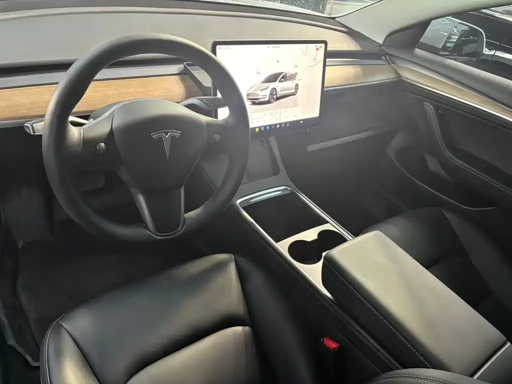 Tesla Model 3 — фото 6