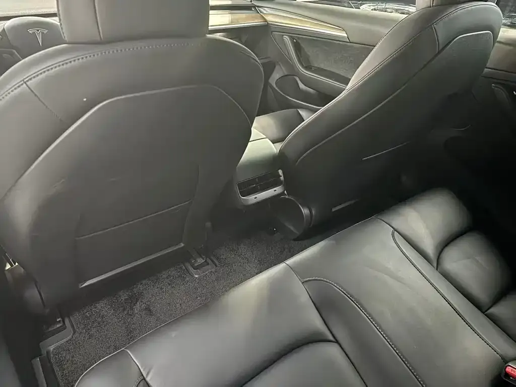 Tesla Model 3 — фото 10