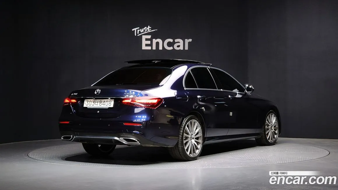 Mercedes-Benz E-Class — фото 4