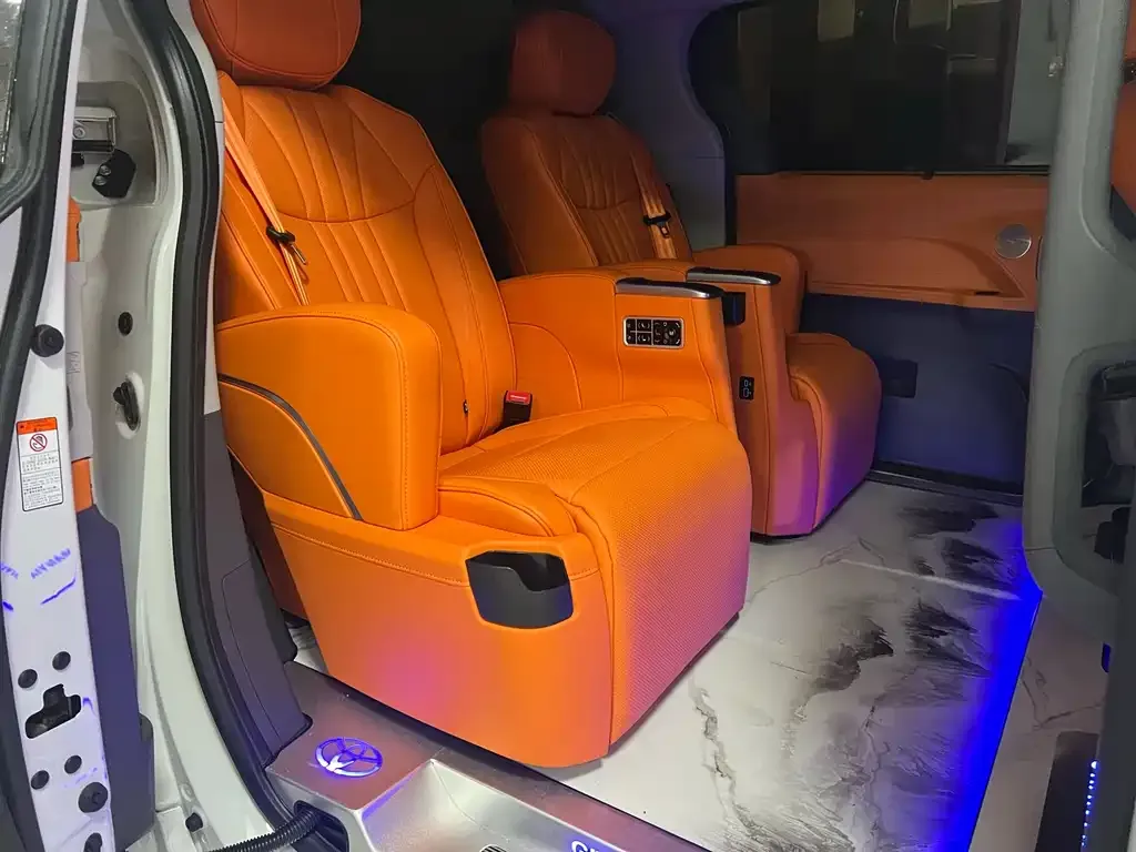 Toyota Granvia — фото 6
