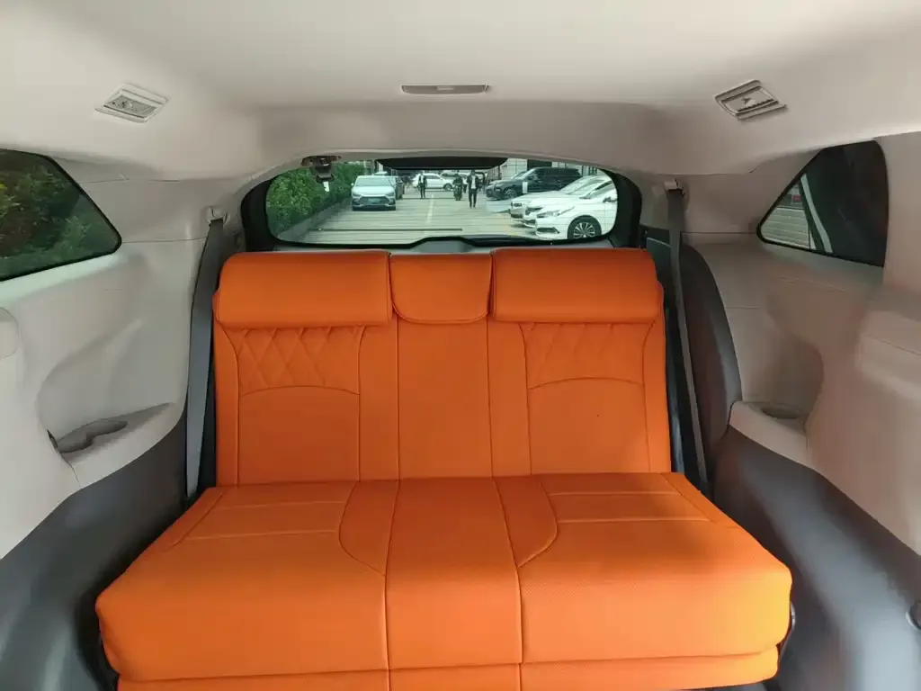 Toyota Granvia — фото 2