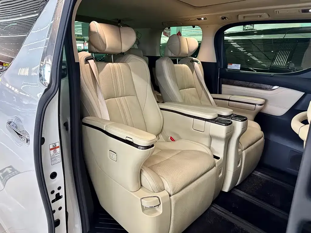 Toyota Vellfire 2021 из CN, фото 6