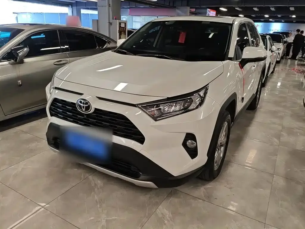 Toyota RAV4 — фото 2