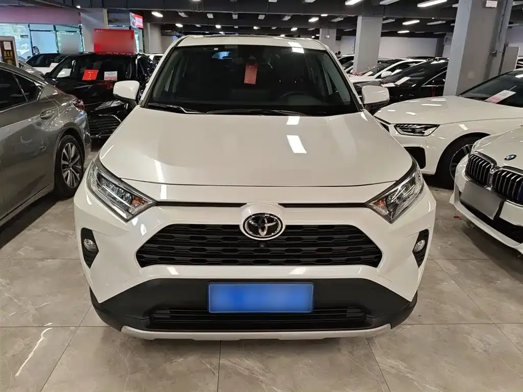 Toyota RAV4 — фото 5