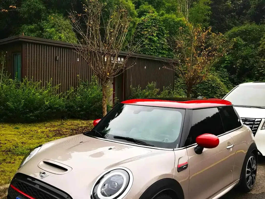 MINI JCW (John Cooper Works)