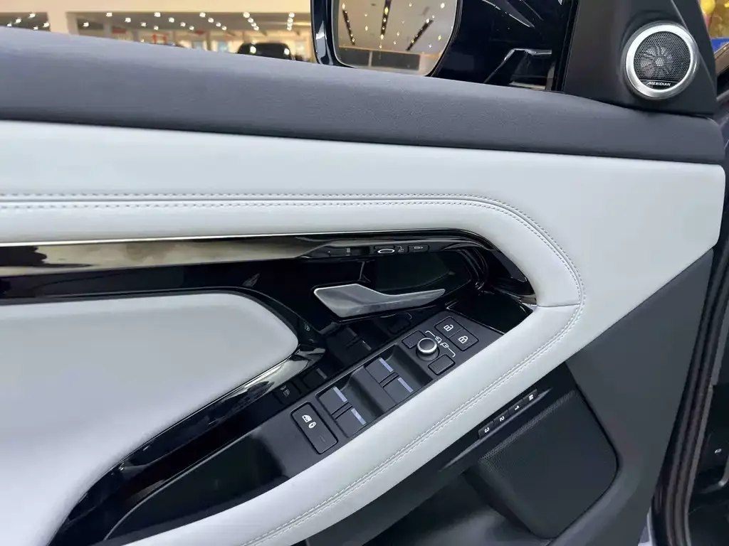 Land Rover Evoque — фото 10