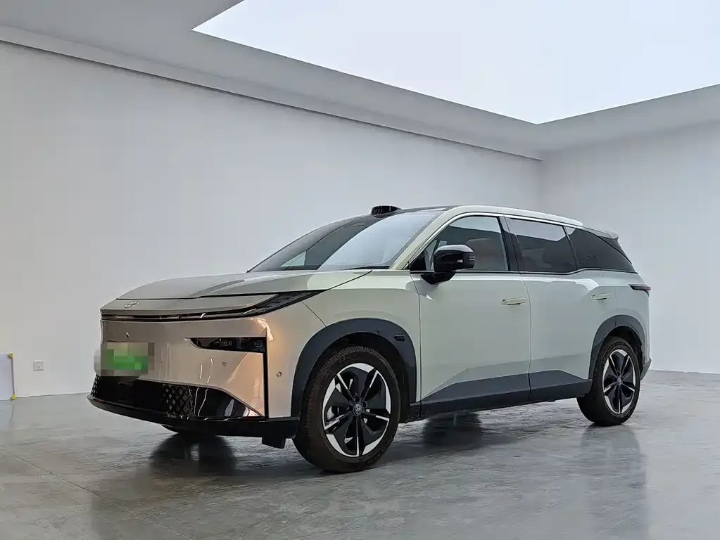 Toyota Platinum 3X 2025 из CN, фото 1
