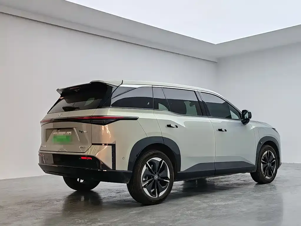 Toyota Platinum 3X 2025 из CN, фото 8