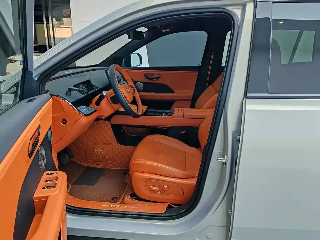 Toyota Platinum 3X 2025 из CN, фото 10