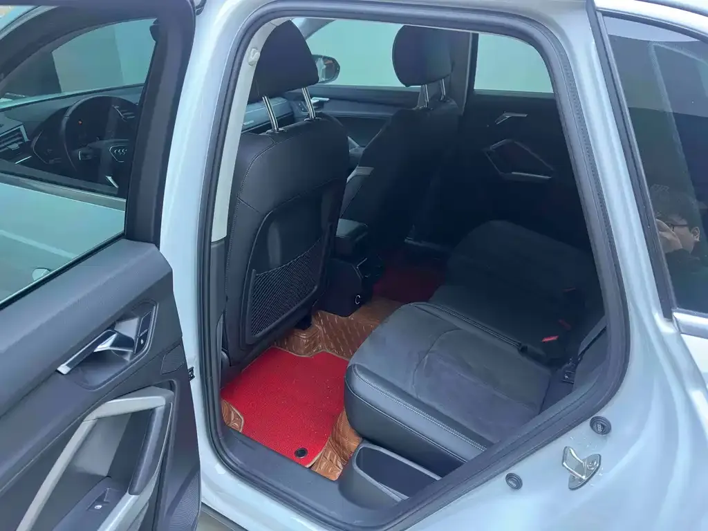 Audi Q3 2023 из CN, фото 3