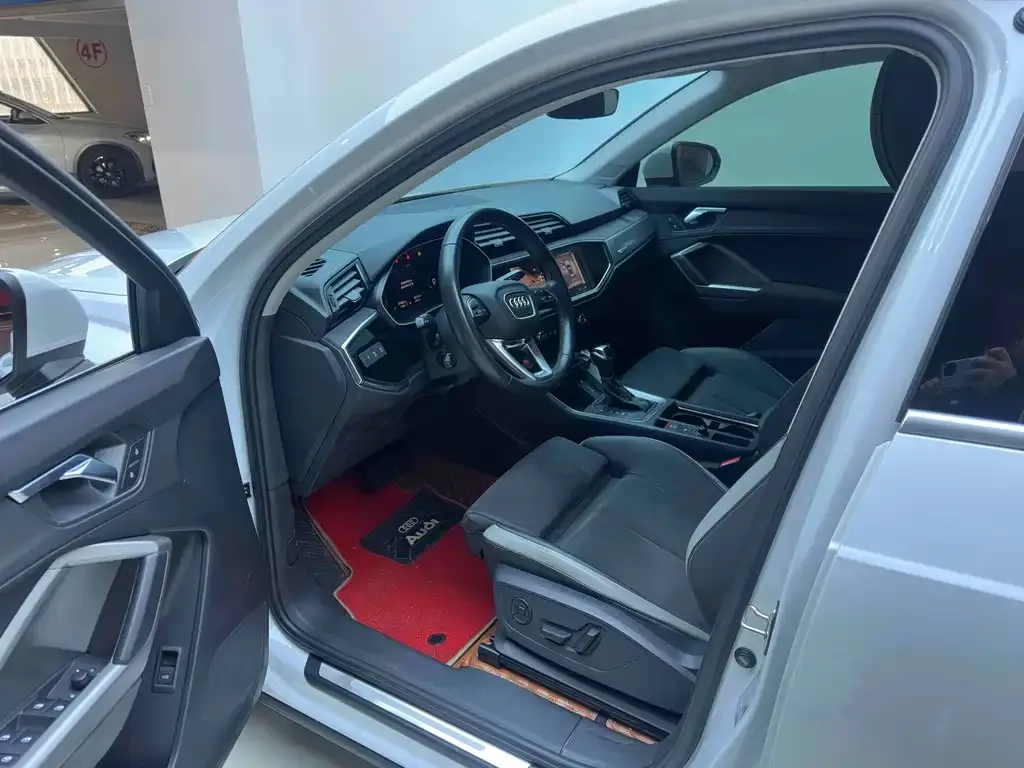 Audi Q3 2023 из CN, фото 10