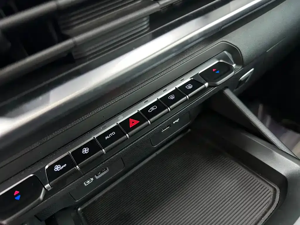 Geely Haoyue L 2024 из CN, фото 6